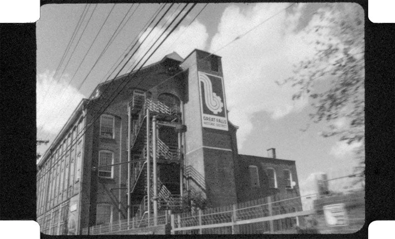 16mm Film - 50' Double Perf - CINE16 BW Reversal 40 Iso - 50 Ft 2 16mm Film - 50' Double Perf - CINE16 BW Reversal 40 Iso - 50 Ft - Image 2