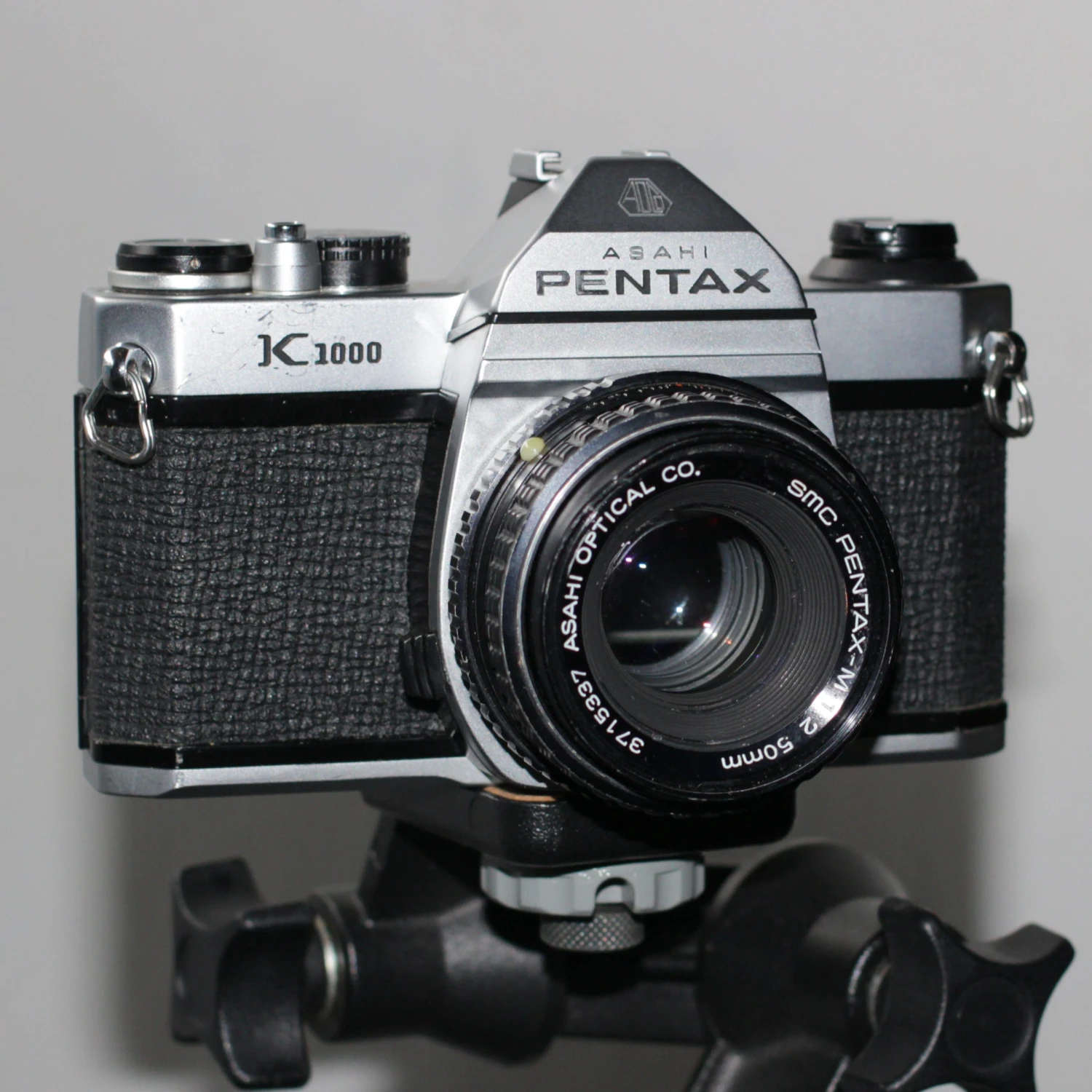 35mm Film Camera - Pentax K1000 SLR / 50mm F2 + (Vintage) 1 35mm Film Camera - Pentax K1000 SLR / 50mm F2 + (Vintage)