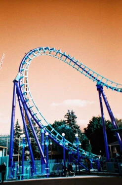 35mm Film Camera - Lomo Simple Use Turquoise Color (with Film) -Cheap Film Photography Store Turqoice ImageSupplied 5