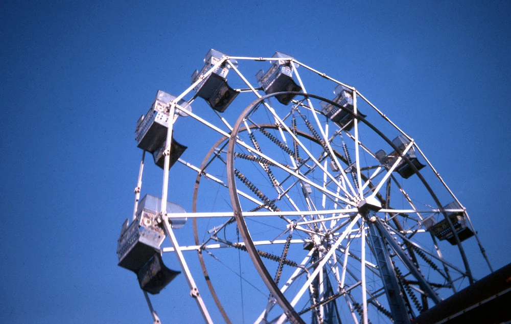 35mm Film Camera - RETO Ultra Wide & Slim Camera (Charcoal) 10 35mm Film Camera - RETO Ultra Wide & Slim Camera (Charcoal) - Image 10